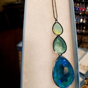 Long to short adjustable Dive In pendant Swarovski crystals